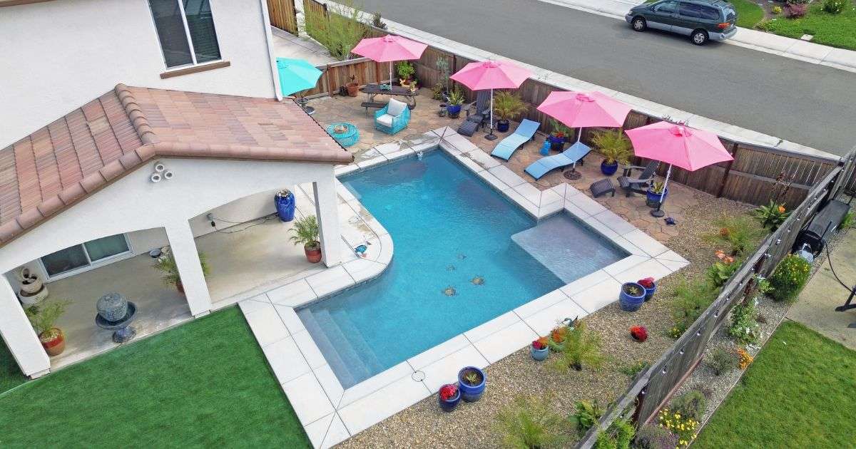 L-Shaped Swimming Pool – Pool Shape L-Shaped Swimming Pool - Pool Shape